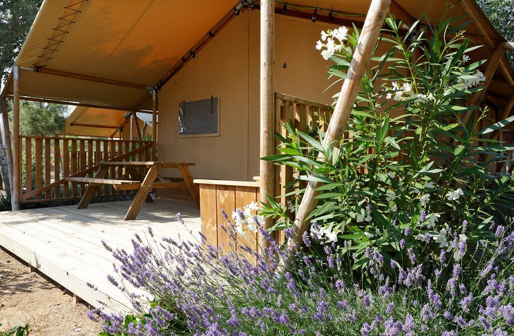 Camping Senia Riu Sant Pere Pescador Exterior foto